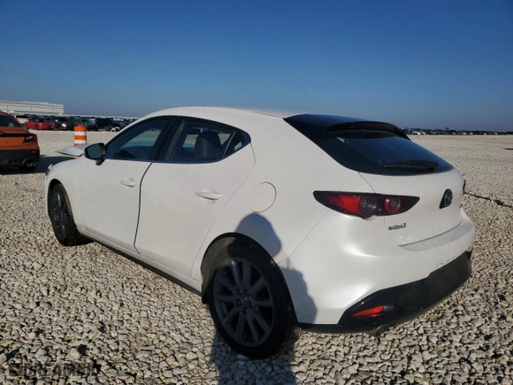 2021 Mazda Mazda3 Hatchback Preferred with VIN JM1BPALL6M1402587, listed as a Copart auction lot 45576775 with 31,591 mi miles and Salvage Title. Bid and sale history available at carsss.com. Image 2.