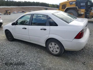 2007 Ford Focus S with VIN 1FAHP34N27W229136, listed as a Copart auction lot 52704755 with 322,968 mi miles and Salvage Title. Bid and sale history available at carsss.com. Image 2.
