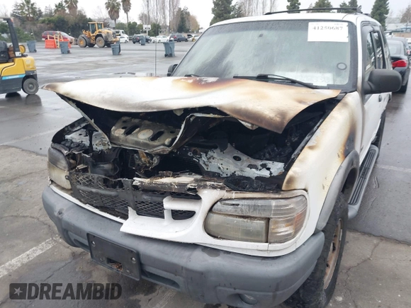 2000 Ford Explorer с VIN 1FMDU72X5YZA04203, выставлен на аукционе IAAI как лот 41250687 с пробегом 215 076 миль миль и . История ставок и продаж доступна на DreamBid. Изображение 6.
