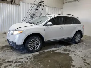 2015 Lincoln MKX with VIN 2LMDJ6JK6FBL32260, listed as a Copart auction lot 46164855 with 101,981 mi miles and Salvage Title. Bid and sale history available at carsss.com. Image 1.