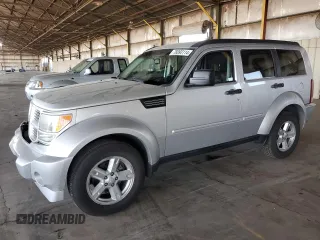 2010 Dodge Nitro SXT z VIN 1D4PT5GK0AW121655, wystawiony jako Copart lot #78093114 z przebiegiem 181 771 mil mil oraz Nie do naprawy. Historia ofert i sprzedaży dostępna na DreamBid. Obrazek 1.