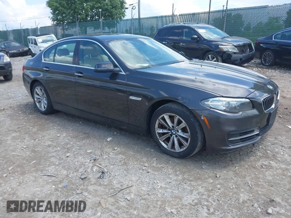 2014 BMW 5 Series 528i xDrive z VIN WBA5A7C55ED619855, wystawiony jako IAAI lot #42398223 z przebiegiem Nie podano mil oraz . Historia ofert i sprzedaży dostępna na DreamBid. Obrazek 1.