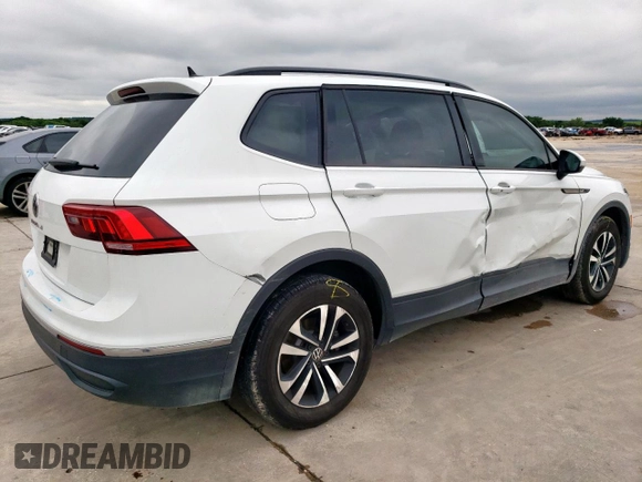2024 Volkswagen Tiguan S with VIN 3VVRB7AX4RM026540, listed as a Copart auction lot 55816075 with 5,500 mi miles and Salvage title. Bid and sale history available at DreamBid. Image 3.