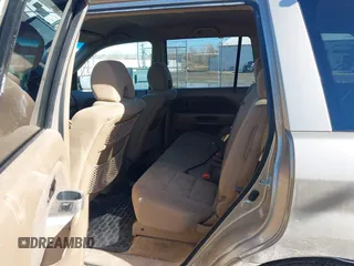 2007 Honda Pilot EX with VIN 2HKYF184X7H534943, listed as a IAAI auction lot 41818741 with 220,151 mi miles. Bid and sale history available at carsss.com. Image 8.