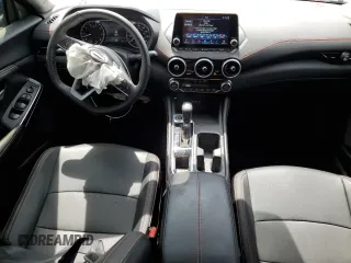 2025 Nissan Sentra SR z VIN 3N1AB8DV2SY221081, wystawiony jako Copart lot #55232405 z przebiegiem 9 391 mil mil oraz Szkoda całkowita • Salvage title. Historia ofert i sprzedaży dostępna na DreamBid. Obrazek 8.