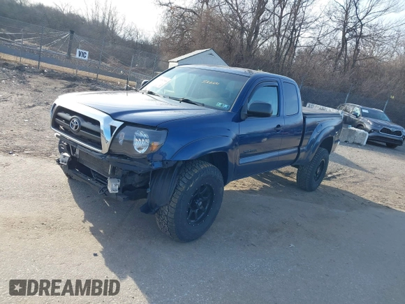 2008 Toyota Tacoma with VIN 5TEUU42N68Z533231, listed as a IAAI auction lot 41588789 with 114,423 mi miles and . Bid and sale history available at DreamBid. Image 18.