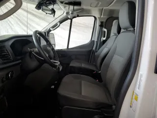 2022 Ford Transit Passenger XL z VIN 1FBAX2Y80NKA33568, wystawiony jako Copart lot #72090074 z przebiegiem 11 339 mil mil oraz Czysty tytuł • Clean title. Historia ofert i sprzedaży dostępna na DreamBid. Obrazek 7.
