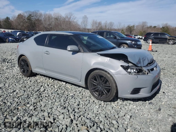 2012 Scion tC z VIN JTKJF5C78C3040542, wystawiony jako Copart lot #43595925 z przebiegiem 160 106 mil mil oraz Szkoda całkowita • Salvage title. Historia ofert i sprzedaży dostępna na DreamBid. Obrazek 4.