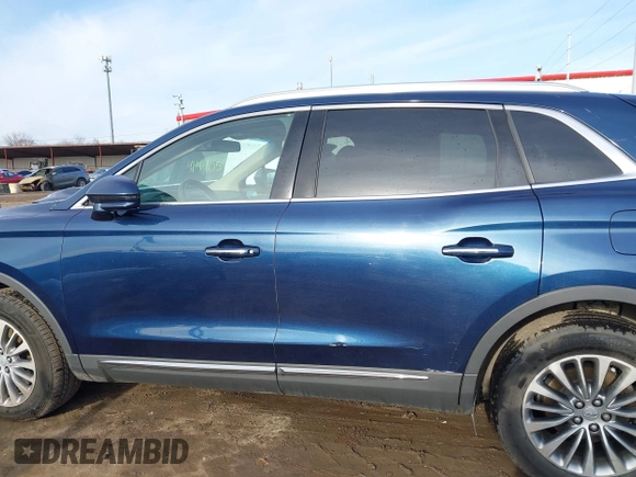 2017 Lincoln MKX Select with VIN 2LMPJ8KR9HBL25391, listed as a IAAI auction lot 41501001 with 101,696 mi miles. Bid and sale history available at carsss.com. Image 14.