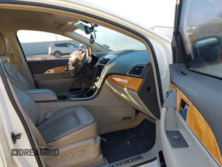 2013 Lincoln MKX with VIN 2LMDJ6JK0DBL13474, listed as a IAAI auction lot 41141919 with 133,344 mi miles. Bid and sale history available at carsss.com. Image 5.