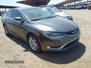2015 Chrysler 200 Limited z VIN 1C3CCCAB6FN740223, wystawiony jako IAAI lot #42330751 z przebiegiem 193 617 mil mil oraz . Historia ofert i sprzedaży dostępna na DreamBid. Obrazek 1.