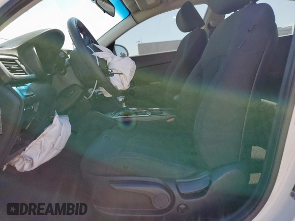 2017 Kia Optima LX с VIN KNAGT4L30H5170812, выставлен на аукционе Copart как лот 63007185 с пробегом 118 804 миль миль и Списание • Salvage title. История ставок и продаж доступна на DreamBid. Изображение 7.
