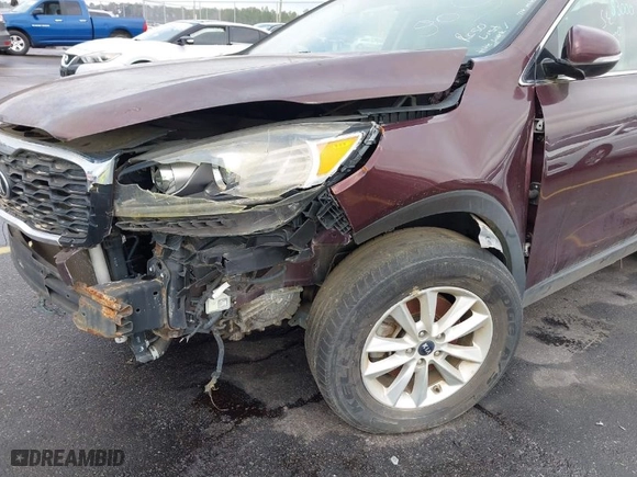 2019 Kia Sorento LX V6 with VIN 5XYPG4A53KG481998, listed as a IAAI auction lot 41533426 with NaN miles. Bid and sale history available at carsss.com. Image 6.