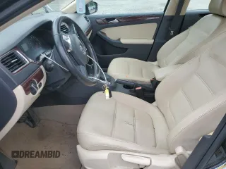 2011 Volkswagen Jetta SEL with VIN 3VWLZ7AJ1BM304504, listed as a Copart auction lot 60991215 with 189,148 mi miles and Salvage title. Bid and sale history available at DreamBid. Image 7.