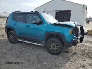 2020 Jeep Renegade Trailhawk z VIN ZACNJBC17LPM07229, wystawiony jako Copart lot #53372685 z przebiegiem 69 061 mil mil oraz Szkoda całkowita • Salvage title. Historia ofert i sprzedaży dostępna na DreamBid. Obrazek 4.