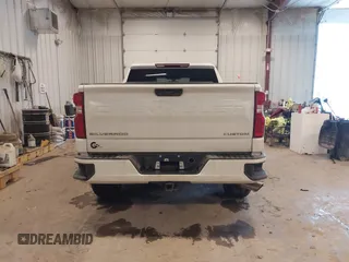 2019 Chevrolet Silverado 1500 Custom with VIN 1GCRYBEH2KZ411456, listed as a IAAI auction lot 41298577 with 75,731 mi miles and . Bid and sale history available at DreamBid. Image 16.