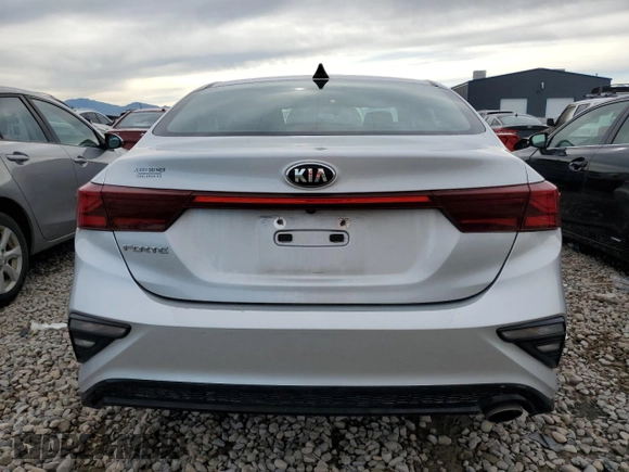 2019 Kia Forte LXS with VIN 3KPF24AD4KE120312, listed as a Copart auction lot 61841805 with 84,243 mi miles and Salvage title. Bid and sale history available at DreamBid. Image 6.