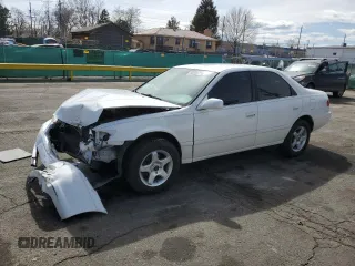2000 Toyota Camry CE z VIN JT2BG22K2Y0479735, wystawiony jako Copart lot #50226755 z przebiegiem 282 694 mil mil oraz Nie do naprawy • Non repairable. Historia ofert i sprzedaży dostępna na DreamBid. Obrazek 1.