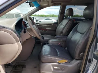 2004 Toyota Sienna XLE z VIN 5TDZA22C74S049299, wystawiony jako Copart lot #55959205 z przebiegiem 237 599 mil mil oraz Szkoda całkowita • Salvage title. Historia ofert i sprzedaży dostępna na DreamBid. Obrazek 7.