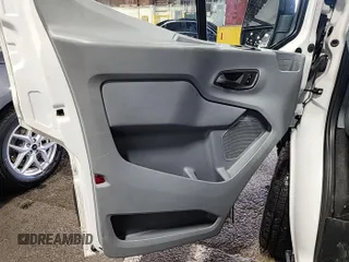 2017 Ford Transit z VIN 1FTYE1YM9HKA68394, wystawiony jako IAAI lot #42356100 z przebiegiem 185 144 mil mil oraz . Historia ofert i sprzedaży dostępna na DreamBid. Obrazek 1.