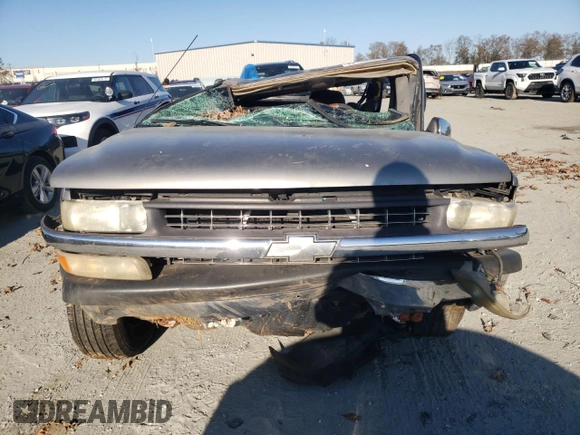 2000 Chevrolet Silverado 1500 LS with VIN 2GCEC19V3Y1241827, listed as a Copart auction lot 83176464 with 0 mi miles and Salvage Title. Bid and sale history available at carsss.com. Image 5.
