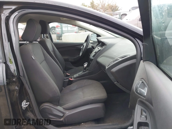 2016 Ford Focus SE with VIN 1FADP3F26GL280805, listed as a IAAI auction lot 42031492 with 146,986 mi miles. Bid and sale history available at carsss.com. Image 5.