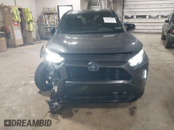 2024 Toyota RAV4 Hybrid XSE z VIN 4T3E6RFV5RU144101, wystawiony jako IAAI lot #40068578 z przebiegiem 4 078 mil mil oraz . Historia ofert i sprzedaży dostępna na DreamBid. Obrazek 12.
