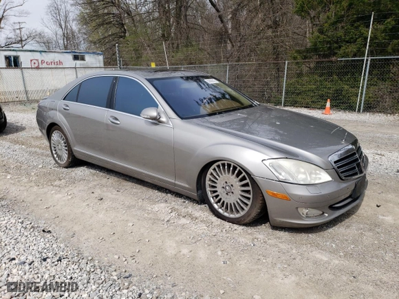 2009 Mercedes-Benz S-Class 5.5L V8 with VIN WDDNG86X99A258406, listed as a Copart auction lot 52609145 with 176,235 mi miles and Clean Title. Bid and sale history available at carsss.com. Image 4.