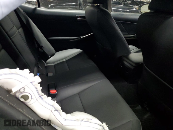 2018 Lexus IS 300 z VIN JTHBA1D27J5062795, wystawiony jako Copart lot #57393965 z przebiegiem 44 532 mil mil oraz Szkoda całkowita • Salvage title. Historia ofert i sprzedaży dostępna na DreamBid. Obrazek 10.