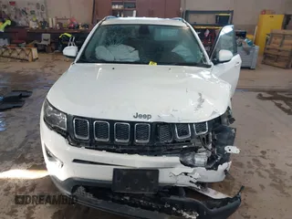 2018 Jeep Compass Latitude with VIN 3C4NJDBB0JT179167, listed as a IAAI auction lot 41622598 with 106,880 mi miles. Bid and sale history available at carsss.com. Image 13.