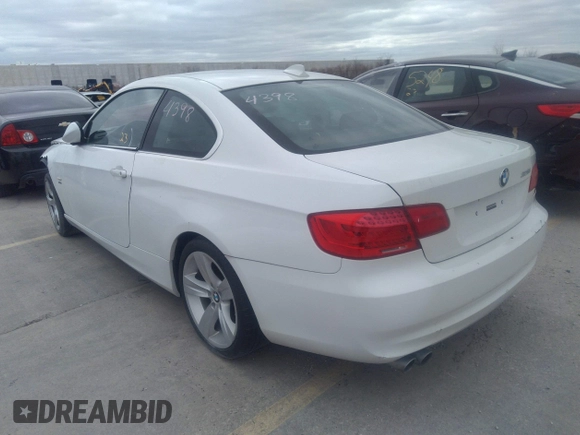 2011 BMW 3 Series 328i xDrive with VIN WBAKF5C57BE655805, listed as a IAAI auction lot 39229401 with 1 mi miles. Bid and sale history available at carsss.com. Image 3.
