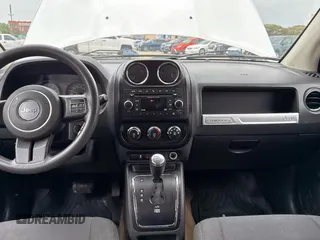 2016 Jeep Compass Sport z VIN 1C4NJCBA3GD568160, wystawiony jako Copart lot #63929375 z przebiegiem 177 406 mil mil oraz Czysty tytuł • Clean title. Historia ofert i sprzedaży dostępna na DreamBid. Obrazek 9.