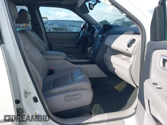 2015 Honda Pilot Touring with VIN 5FNYF3H93FB007766, listed as a IAAI auction lot 41932052 with 131,036 mi miles. Bid and sale history available at carsss.com. Image 5.