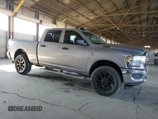 2020 Ram 2500 Tradesman z VIN 3C6UR5CL9LG148231, wystawiony jako Copart lot #60565695 z przebiegiem 172 705 mil mil oraz Czysty tytuł • Clean title. Historia ofert i sprzedaży dostępna na DreamBid. Obrazek 4.