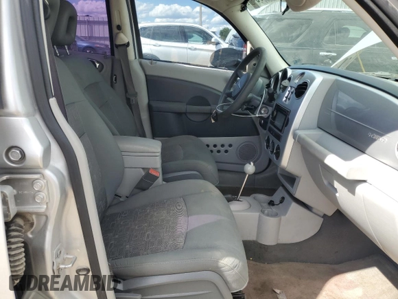 2008 Chrysler PT Cruiser z VIN 3A8FY48B98T147814, wystawiony jako Copart lot #53467045 z przebiegiem 72 404 mil mil oraz Szkoda całkowita • Salvage title. Historia ofert i sprzedaży dostępna na DreamBid. Obrazek 7.