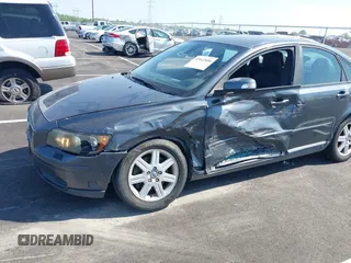 2007 Volvo S40 2.4L with VIN YV1MS382572301147, listed as a IAAI auction lot 42042856 with 184,474 mi miles. Bid and sale history available at carsss.com. Image 6.
