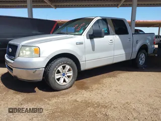 2006 Ford F-150 XLT with VIN 1FTRW12W86KB27394, listed as a IAAI auction lot 42015606 with 231,897 mi miles. Bid and sale history available at carsss.com. Image 2.