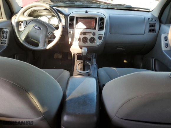 2005 Ford Escape XLT with VIN 1FMYU03165KB93273, listed as a Copart auction lot 43254685 with 252,446 mi miles and Salvage Title. Bid and sale history available at carsss.com. Image 8.