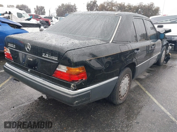 1993 Mercedes-Benz 300 with VIN WDBEB28E3PB996564, listed as a IAAI auction lot 41807504 with 132,180 mi miles and . Bid and sale history available at DreamBid. Image 4.