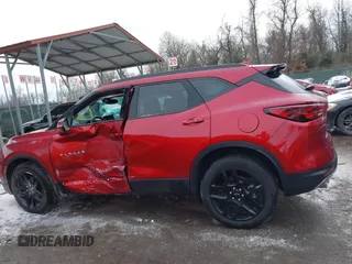 2023 Chevrolet Blazer LT z VIN 3GNKBJRS1PS225535, wystawiony jako IAAI lot #41389360 z przebiegiem 7 197 mil mil oraz . Historia ofert i sprzedaży dostępna na DreamBid. Obrazek 14.