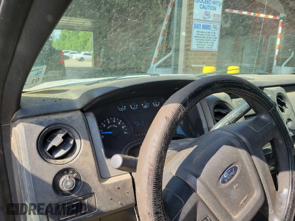 2014 Ford F-150 XL with VIN 1FTFX1EF4EKE59231, listed as a IAAI auction lot 42631384 with 279,670 mi miles and . Bid and sale history available at DreamBid. Image 15.