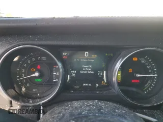 2023 Jeep Wrangler Sahara z VIN 1C4JJXP6XPW696247, wystawiony jako Copart lot #54222575 z przebiegiem 39 797 mil mil oraz Nie do naprawy • Non repairable. Historia ofert i sprzedaży dostępna na DreamBid. Obrazek 9.