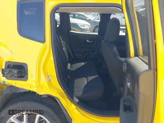 2023 Jeep Renegade Latitude with VIN ZACNJDB11PPP62206, listed as a IAAI auction lot 41998934 with 9,577 mi miles and . Bid and sale history available at carsss.com. Image 8.