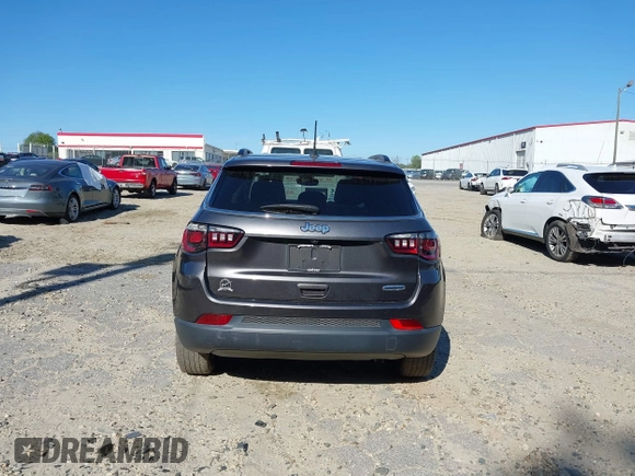 2022 Jeep Compass Latitude with VIN 3C4NJCBB0NT138781, listed as a IAAI auction lot 41897474 with 44,955 mi miles and . Bid and sale history available at carsss.com. Image 16.