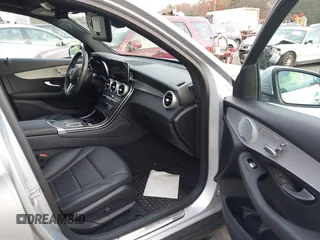 2020 Mercedes-Benz GLC 300 z VIN W1N0G8EB6LF824678, wystawiony jako IAAI lot #40951014 z przebiegiem 46 473 mil mil oraz . Historia ofert i sprzedaży dostępna na DreamBid. Obrazek 5.