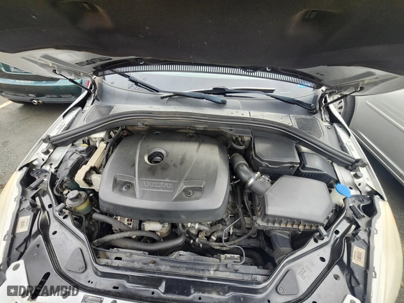 2016 Volvo XC60 T5 Drive-E Premier with VIN YV440MDK6G2846021, listed as a IAAI auction lot 41594973 with 1 mi miles. Bid and sale history available at carsss.com. Image 10.