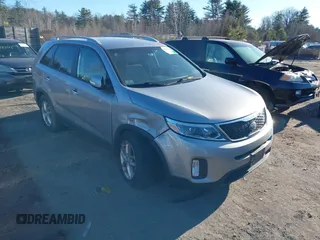 2015 Kia Sorento LX with VIN 5XYKTCA61FG639091, listed as a IAAI auction lot 41093306 with 71,768 mi miles. Bid and sale history available at carsss.com. Image 1.