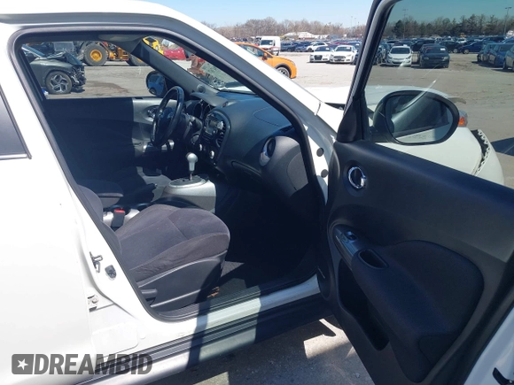 2014 Nissan Juke Nismo z VIN JN8AF5MV7ET357773, wystawiony jako IAAI lot #41994767 z przebiegiem 135 424 mil mil oraz . Historia ofert i sprzedaży dostępna na DreamBid. Obrazek 5.