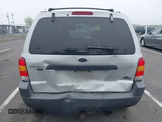 2002 Ford Escape XLT Choice с VIN 1FMYU04192KC73886, выставлен на аукционе IAAI как лот 42279042 с пробегом 187 533 миль миль и . История ставок и продаж доступна на DreamBid. Изображение 16.