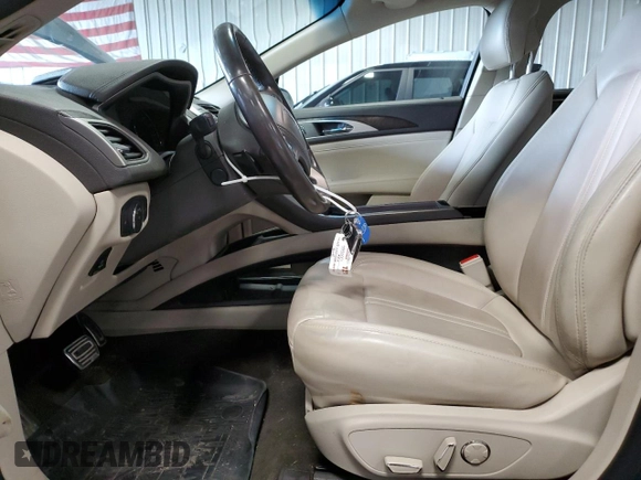 2019 Lincoln MKZ Reserve I z VIN 3LN6L5D96KR620664, wystawiony jako Copart lot #61555115 z przebiegiem 52 436 mil mil oraz Szkoda całkowita • Salvage title. Historia ofert i sprzedaży dostępna na DreamBid. Obrazek 7.